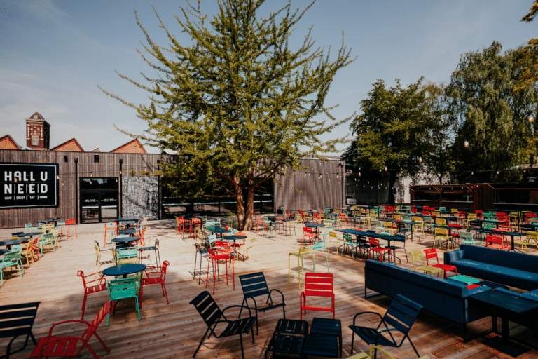 Hall U Need : un lieu de vie avec des jeux d’arcades et une immense terrasse